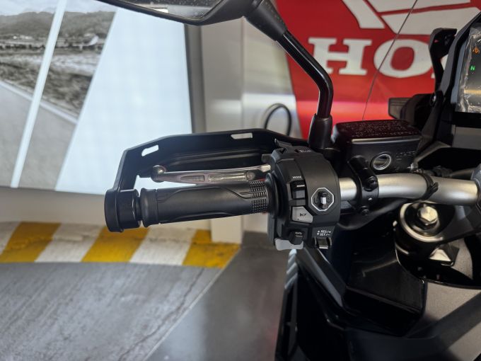 HONDA X-ADV 4