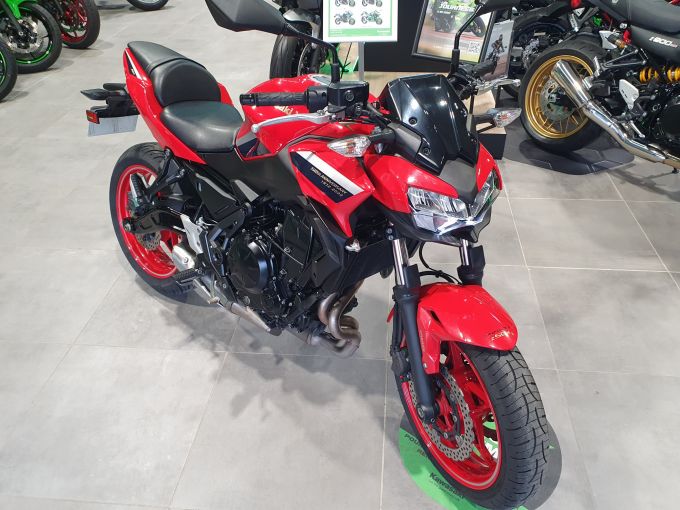KAWASAKI Z 650 (47.5CV) 4
