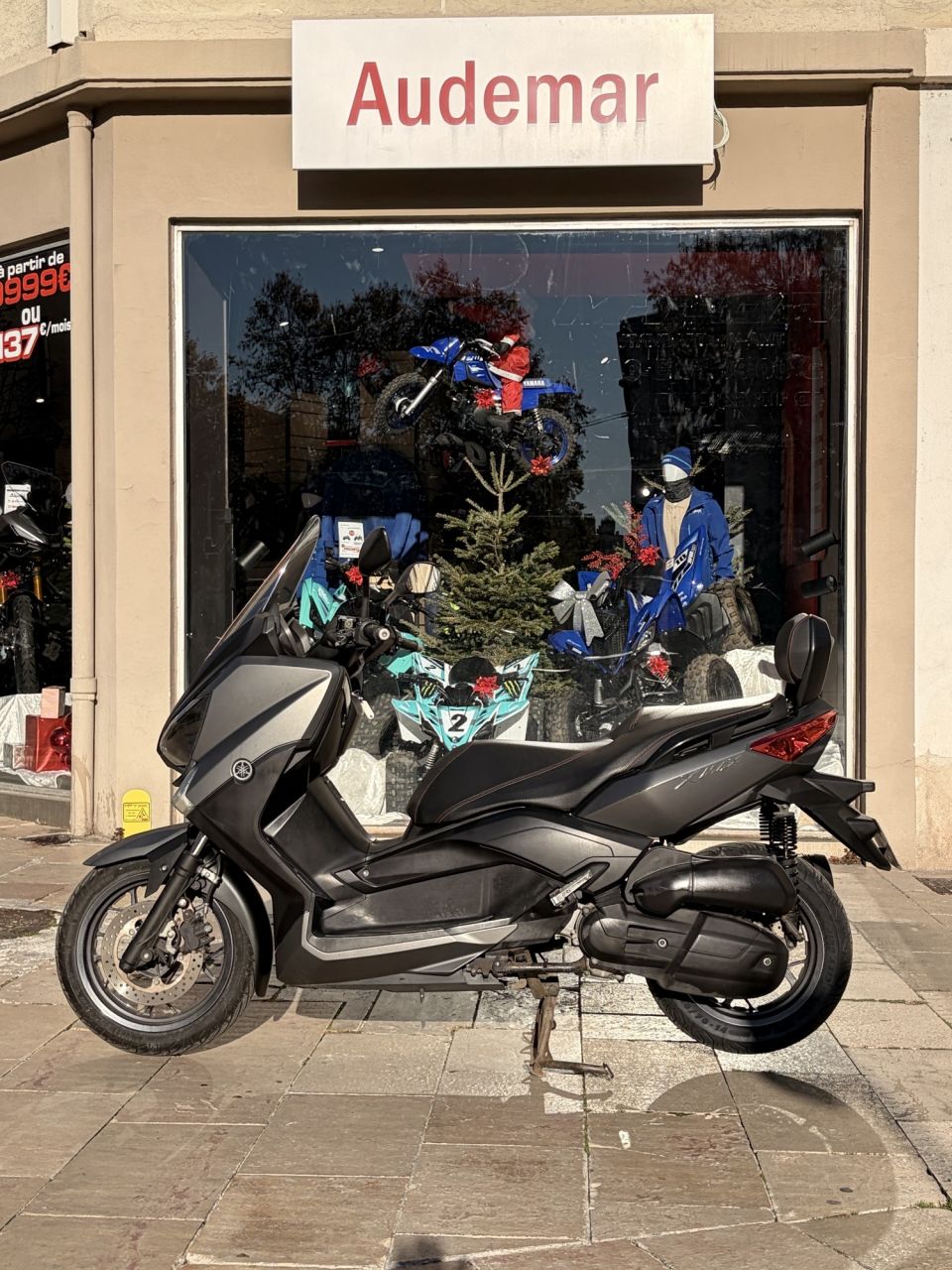 YAMAHA XMAX 125 4