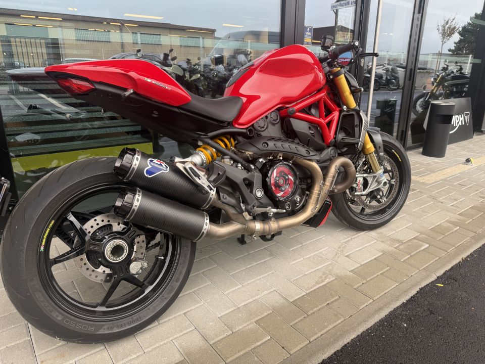 DUCATI MONSTER 1200 S 4