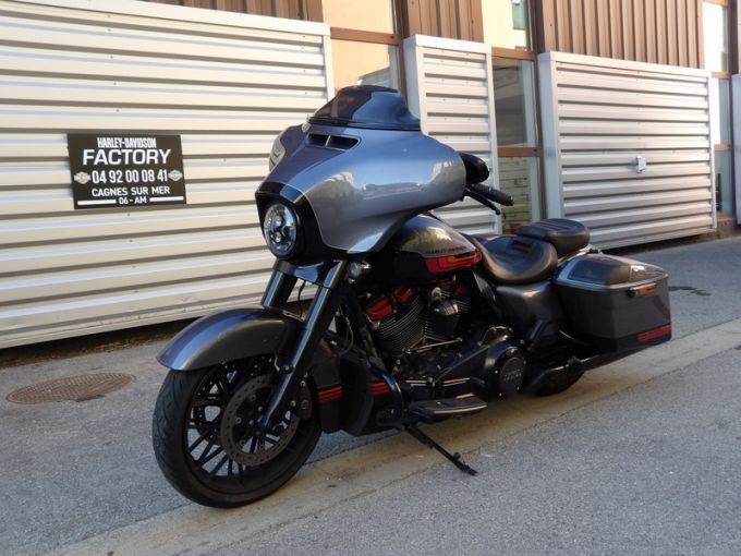 HARLEY-DAVIDSON TOURING STREET GLIDE 1923 CVO  4
