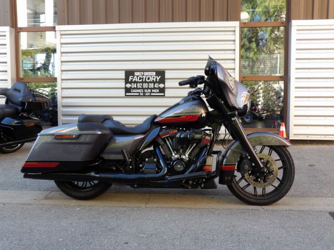 HARLEY-DAVIDSON TOURING STREET GLIDE 1923 CVO  4