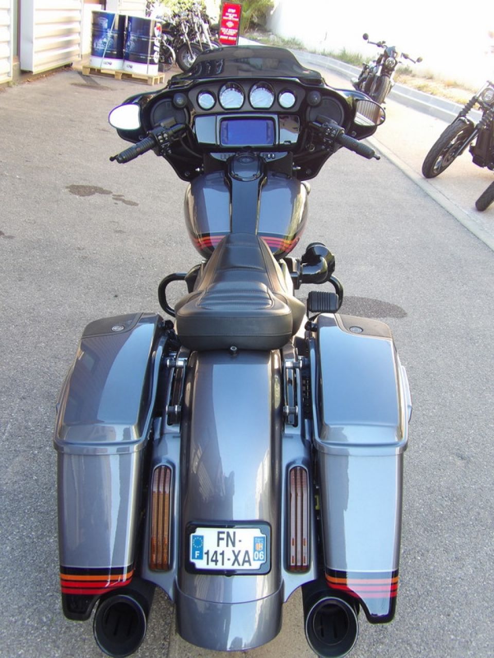 HARLEY-DAVIDSON TOURING STREET GLIDE 1923 CVO  4