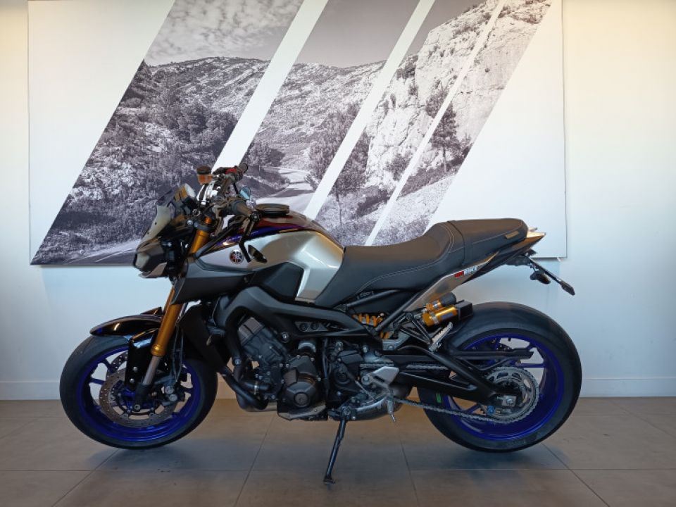 YAMAHA MT-09 SP 4