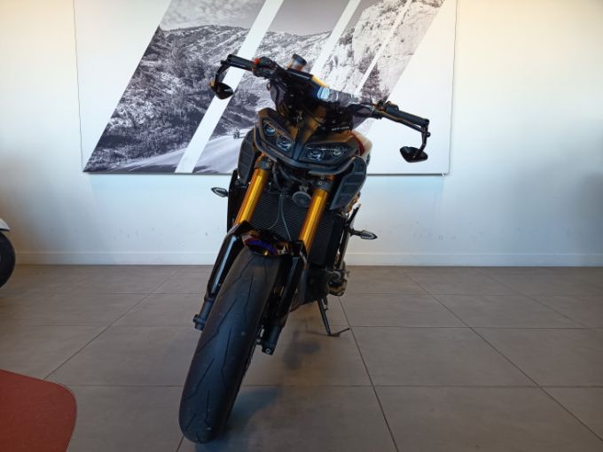 YAMAHA MT-09 SP 4