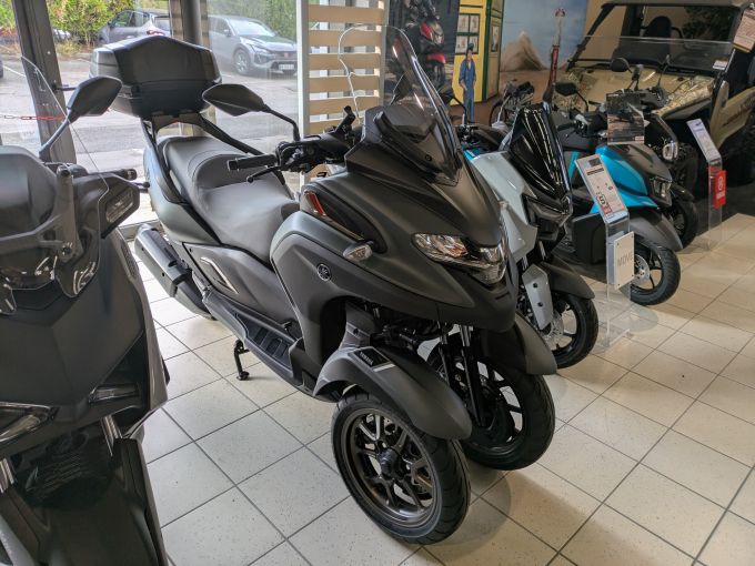 YAMAHA TRICITY 300 4