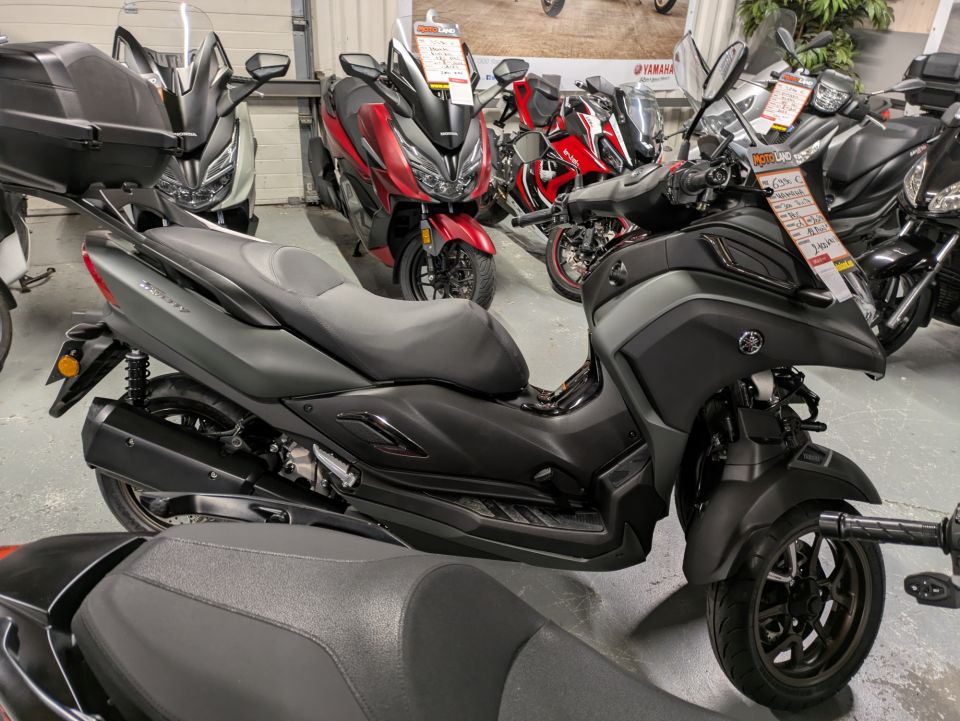 YAMAHA TRICITY 300 4