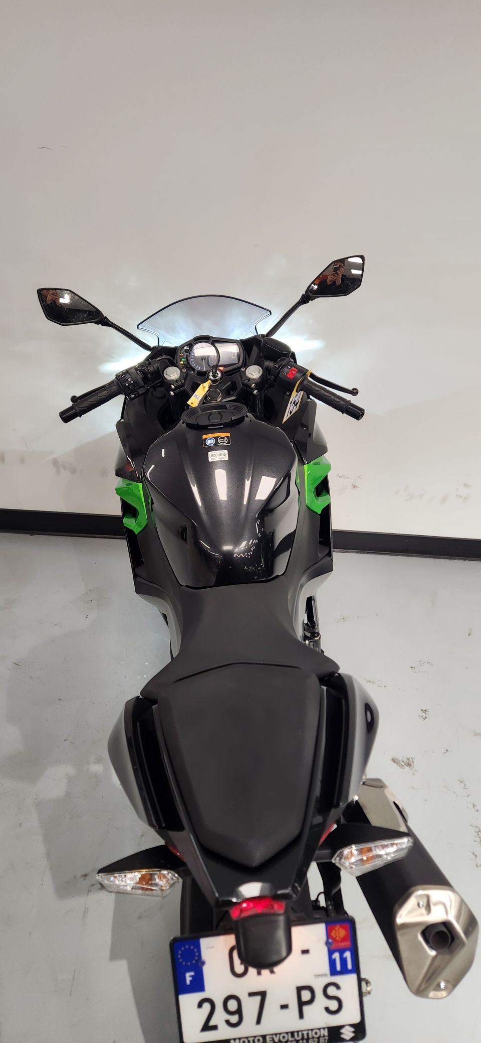 KAWASAKI NINJA 400 4