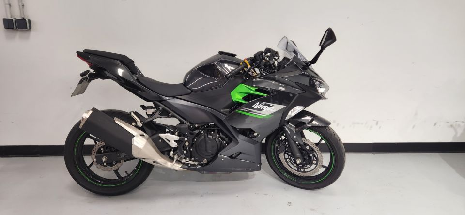 KAWASAKI NINJA 400 4
