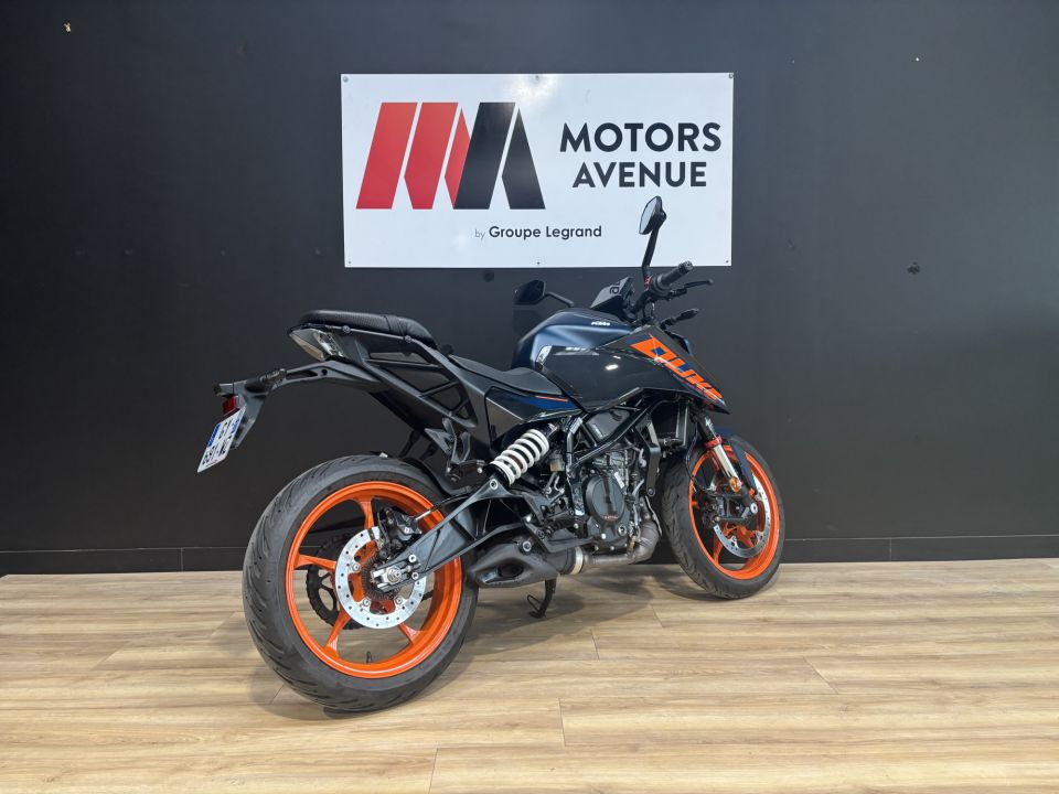 KTM 125 DUKE ABS 4