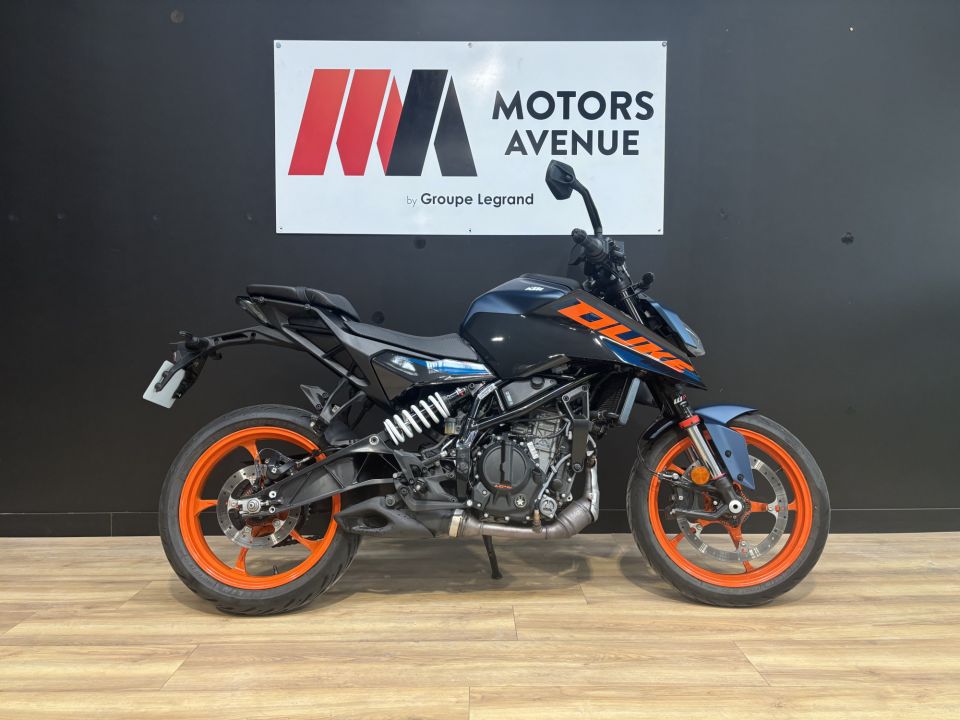 KTM 125 DUKE ABS 4