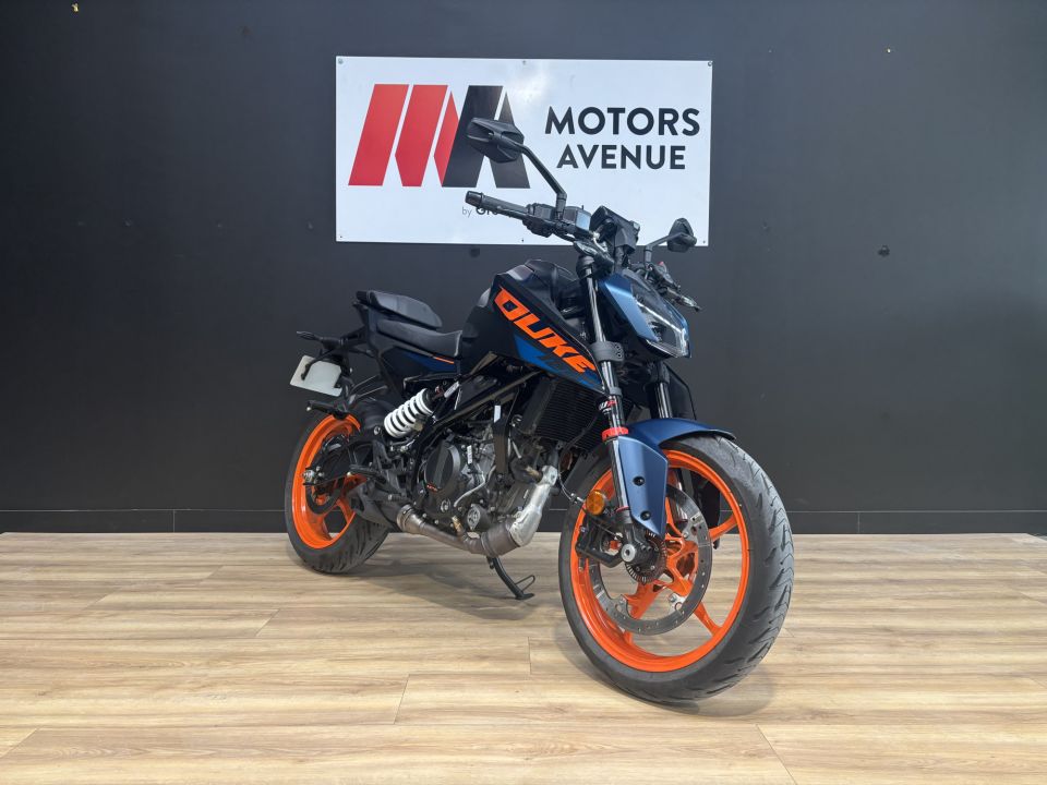 KTM 125 DUKE ABS 4
