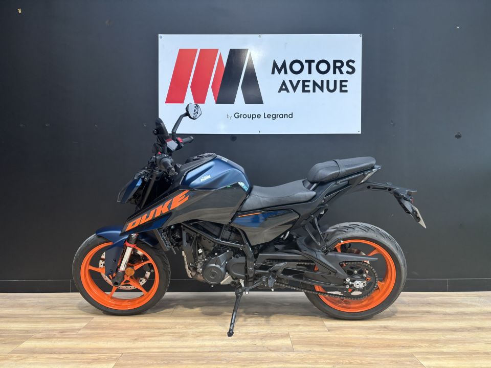 KTM 125 DUKE ABS 4