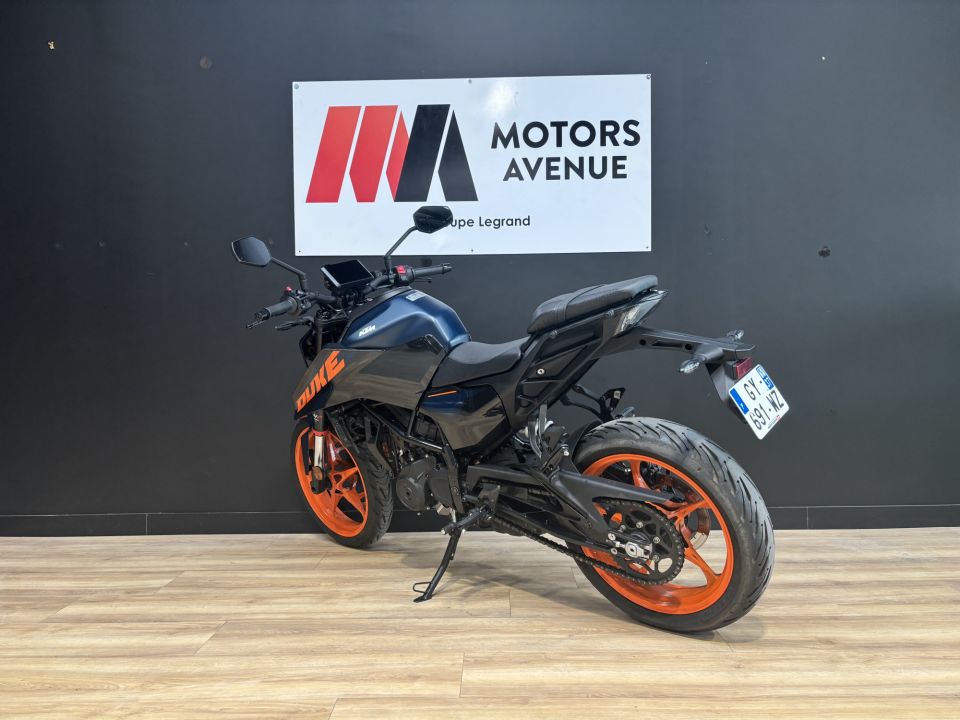 KTM 125 DUKE ABS 4
