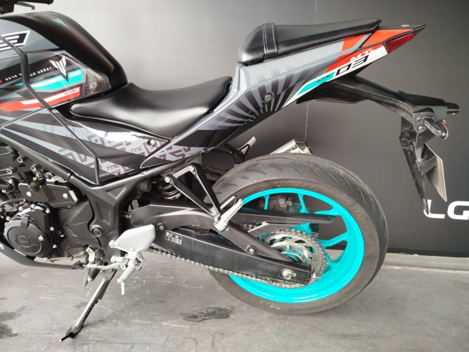 YAMAHA MT-03 4