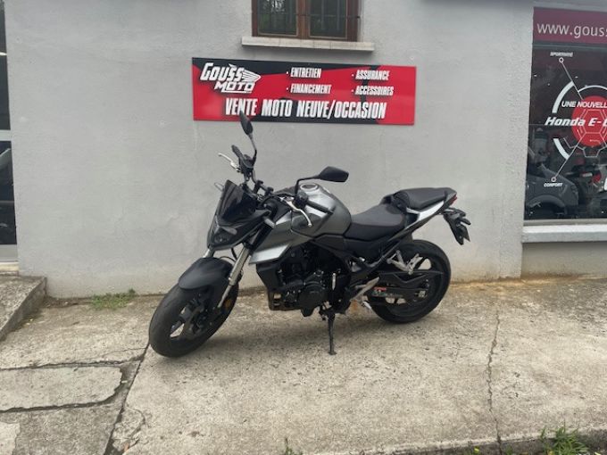 HONDA CB750 HORNET 4
