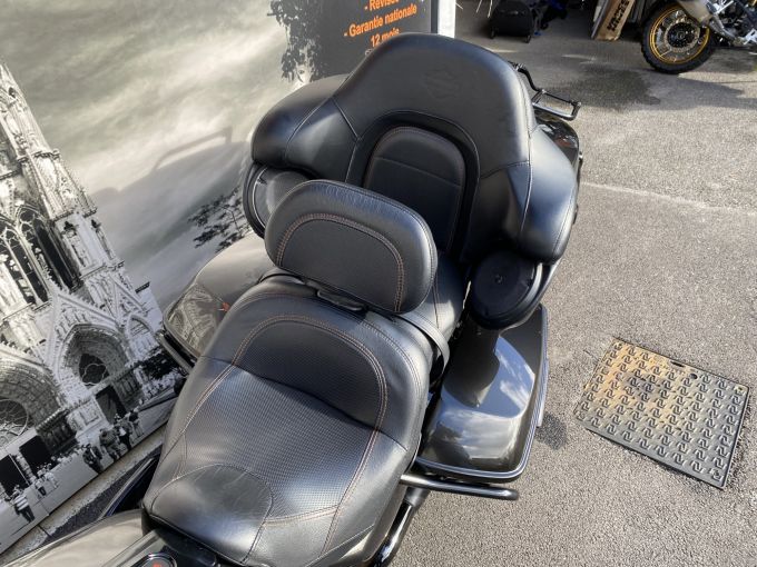 HARLEY-DAVIDSON TOURING ELECTRA GLIDE 1923 ULTRA CVO 4