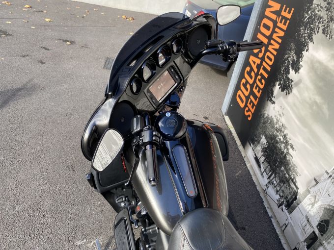 HARLEY-DAVIDSON TOURING ELECTRA GLIDE 1923 ULTRA CVO 4