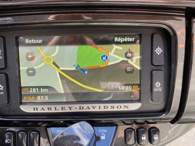 HARLEY-DAVIDSON TOURING ELECTRA GLIDE 1923 ULTRA CVO 4