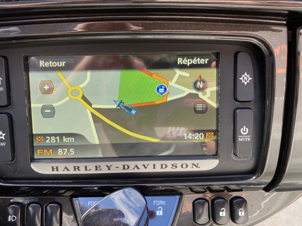 HARLEY-DAVIDSON TOURING ELECTRA GLIDE 1923 ULTRA CVO 4