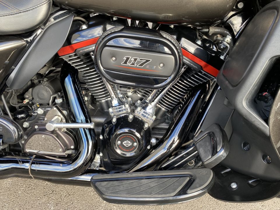 HARLEY-DAVIDSON TOURING ELECTRA GLIDE 1923 ULTRA CVO 4