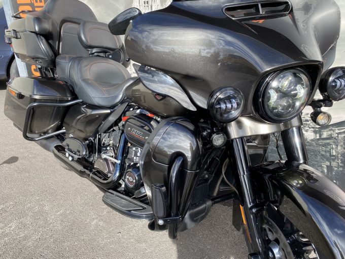 HARLEY-DAVIDSON TOURING ELECTRA GLIDE 1923 ULTRA CVO 4