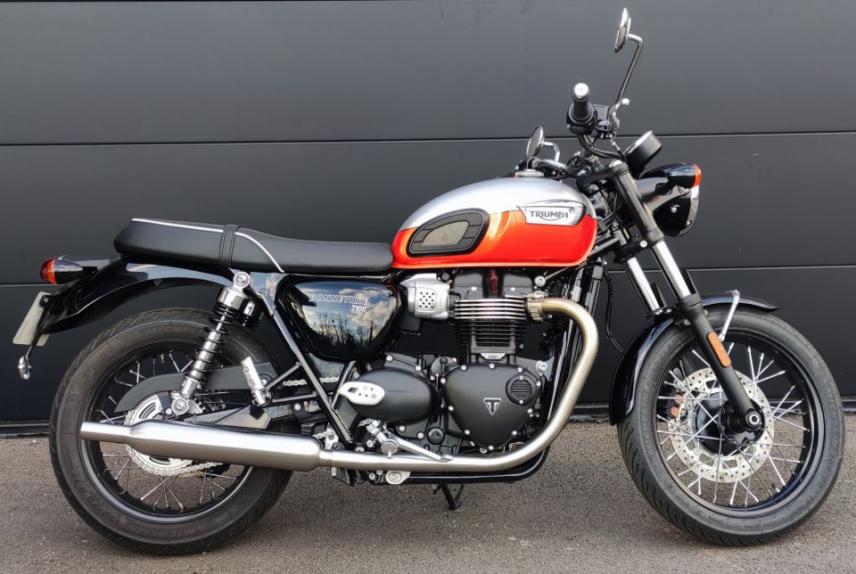 TRIUMPH Bonneville T100 4