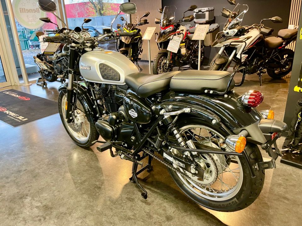 BENELLI IMPERIAL 400 4