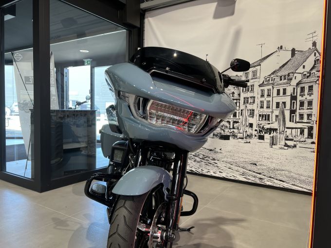 HARLEY-DAVIDSON TOURING ROAD GLIDE 1923 4