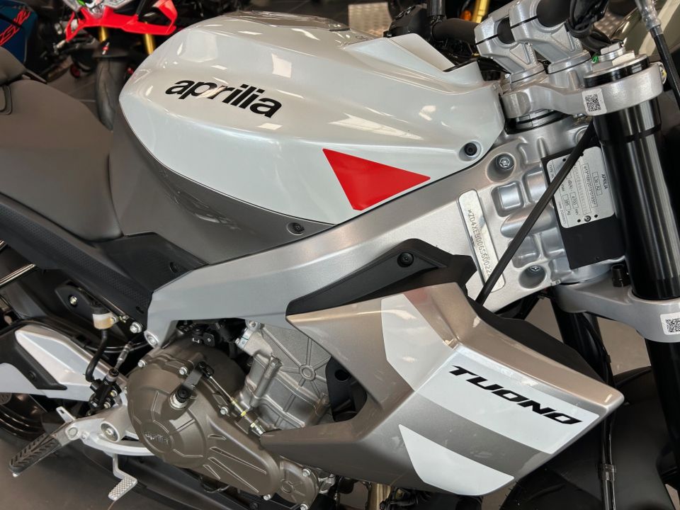 APRILIA TUONO 457 A2 4