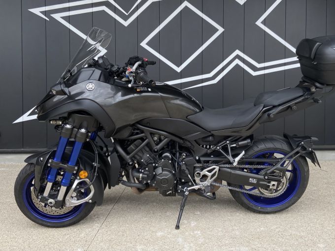YAMAHA niken 850 4