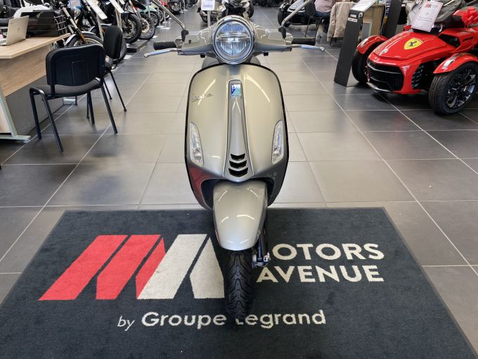 VESPA PRIMAVERA 125 4