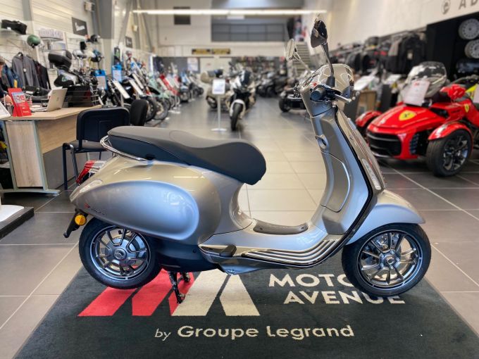 VESPA PRIMAVERA 125 4