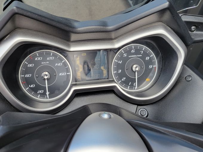YAMAHA XMAX 300 4