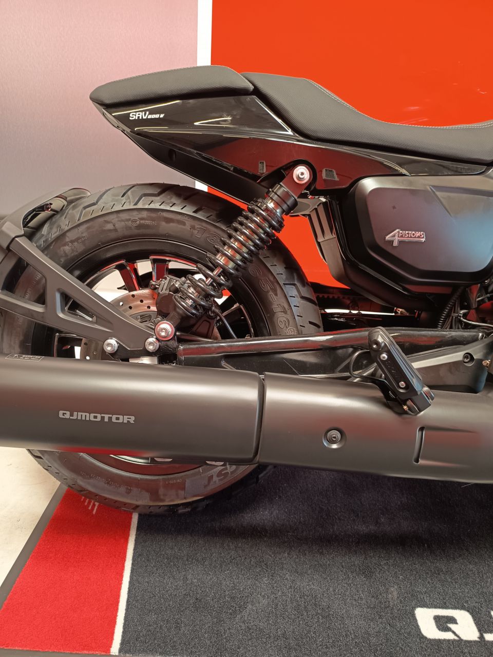QJ MOTOR SRV 600 4