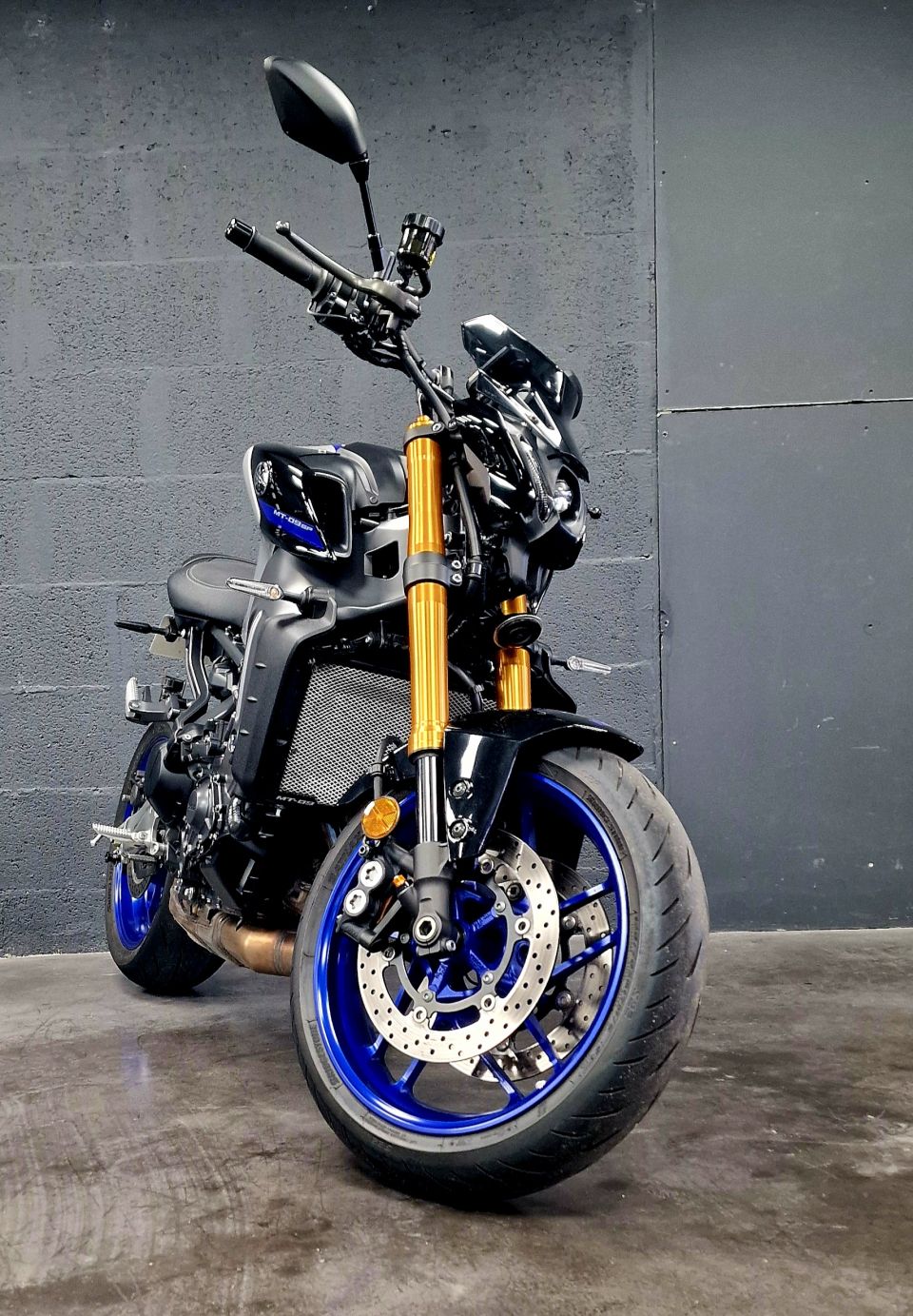 YAMAHA MT-09 SP 4