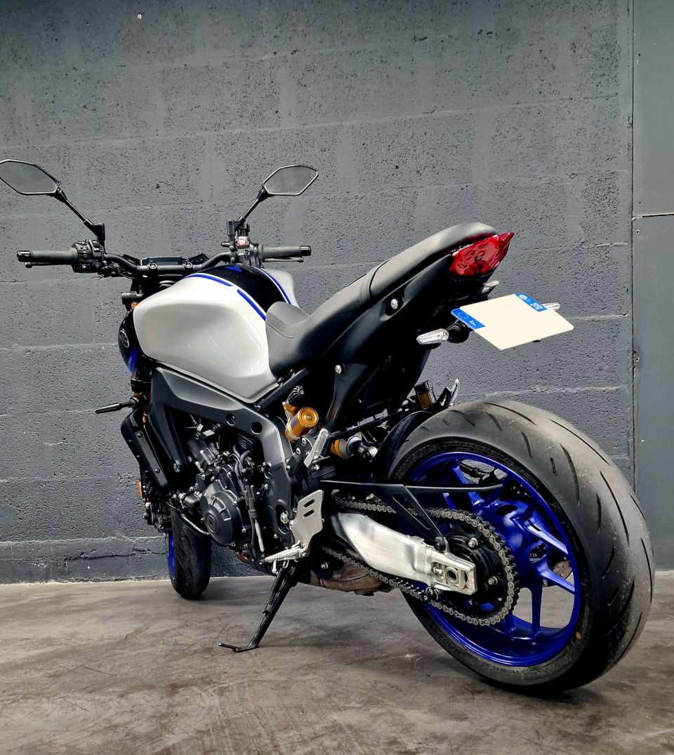 YAMAHA MT-09 SP 4