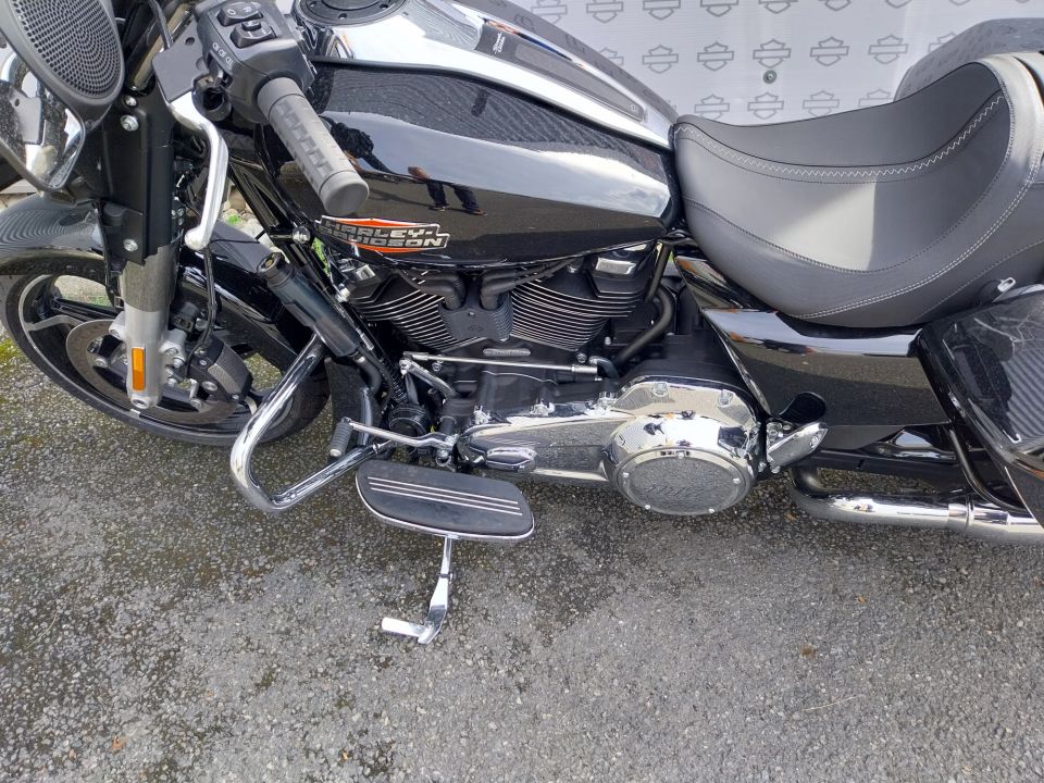 HARLEY-DAVIDSON TOURING STREET GLIDE 1923 4