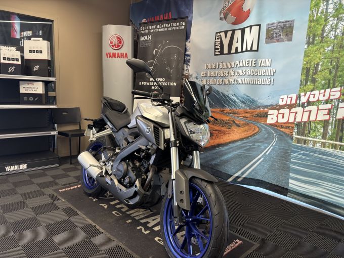 YAMAHA MT-125 4