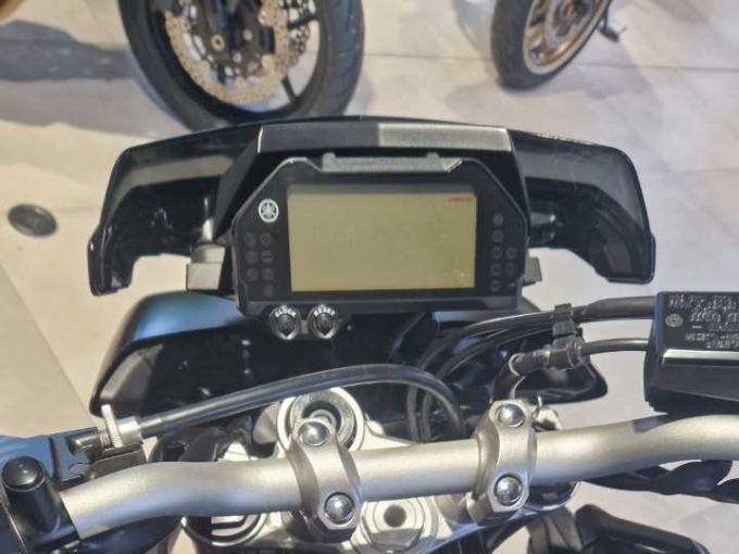 YAMAHA MT-10 4