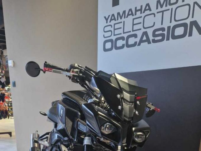 YAMAHA MT-10 4