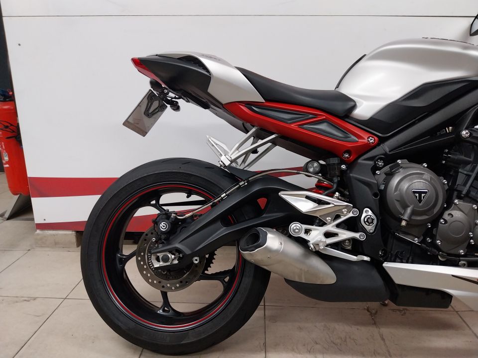 TRIUMPH STREET TRIPLE 765 R 4