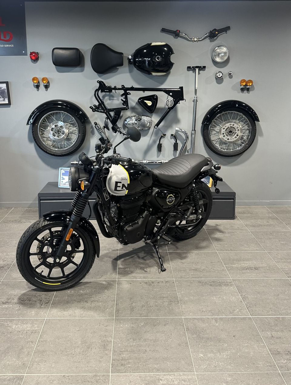 ROYAL ENFIELD HNTR 350 4