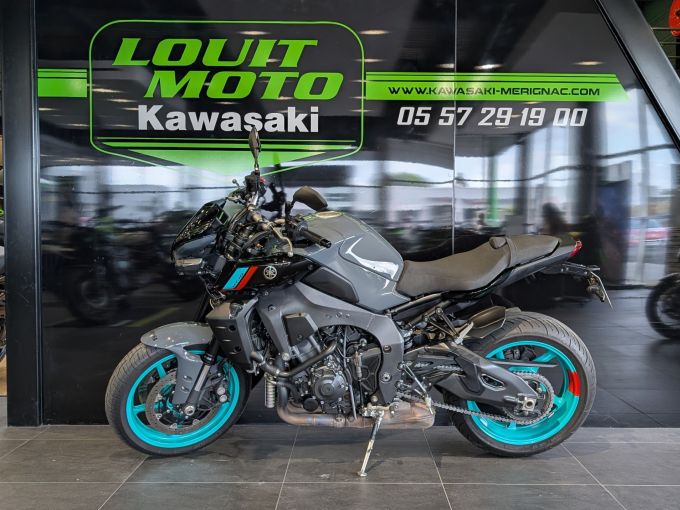 YAMAHA MT-10 4