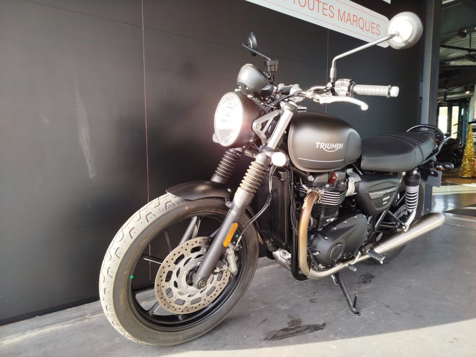 TRIUMPH SPEED TWIN 900 4