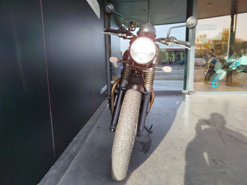 TRIUMPH SPEED TWIN 900 4