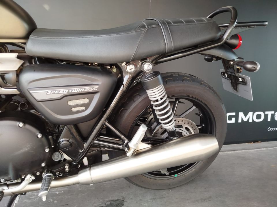 TRIUMPH SPEED TWIN 900 4