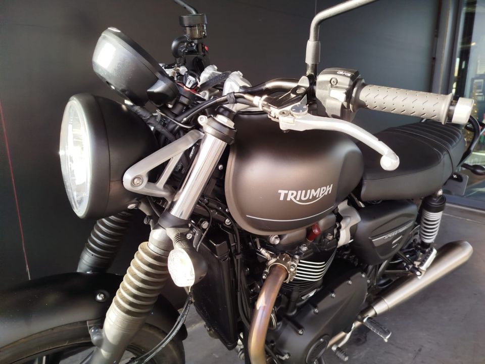 TRIUMPH SPEED TWIN 900 4