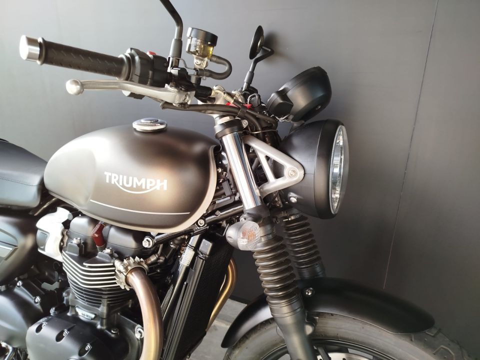 TRIUMPH SPEED TWIN 900 4