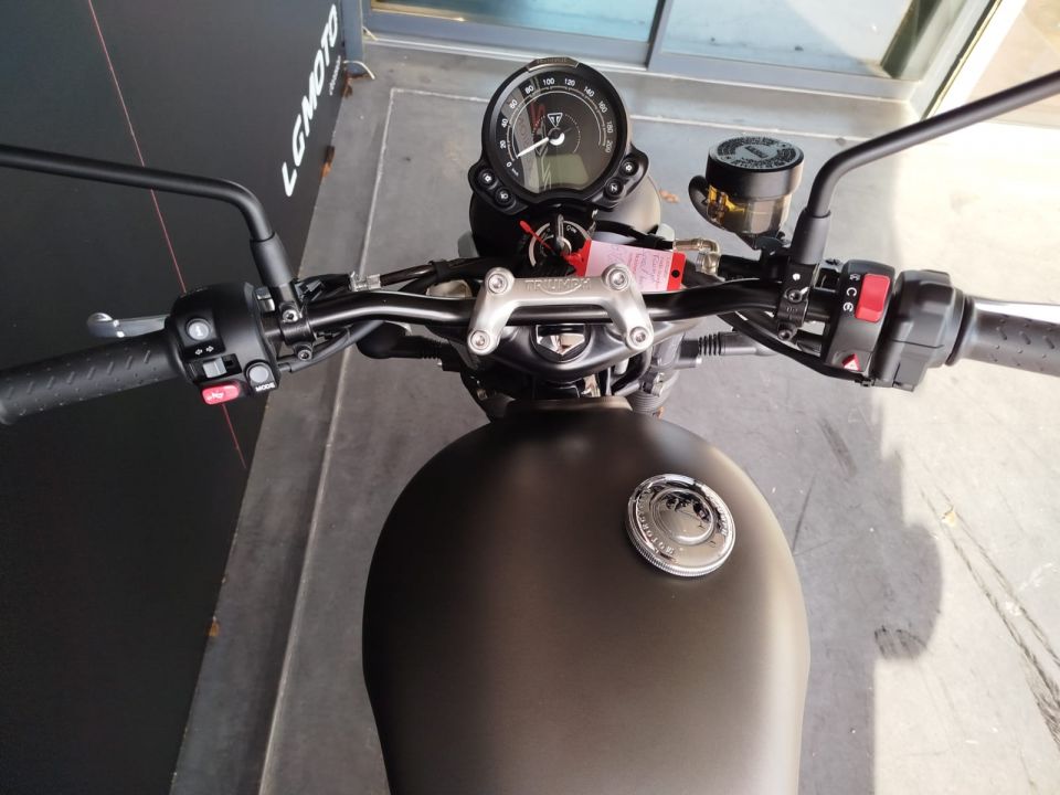 TRIUMPH SPEED TWIN 900 4